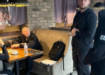 Підприємці з Житомирщини постачали в РФ граніт для пам'ятників загиблим військовим