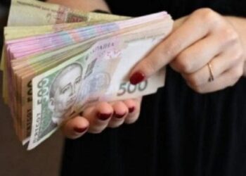 Шахрайка з Дніпропетровщини зібрала 1,2 млн гривень для ЗСУ та витратили їх на онлайн-казино