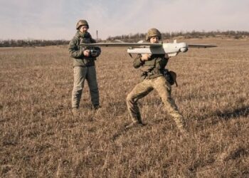 Безпілотники перетворили «сіру зону» фронту в Україні на «зону смерті», – ЗМІ