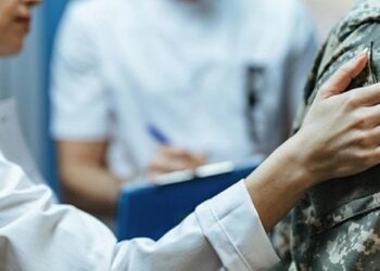 На Львівщині суд оштрафував фельдшерку за проігнорований стан військової перед самогубством