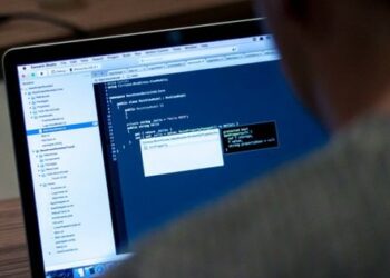 Кіберфахівці ГУР та українські хакери атакували сервіси об'єктів ВПК Росії, — ЗМІ