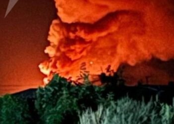 Після атаки БпЛА у Воронезькій області Росії детонує склад боєприпасів (відео)