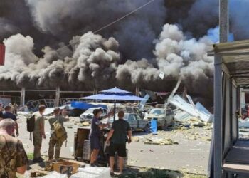 Росіяни обстріляли супермаркет у Костянтинівці на Донеччині