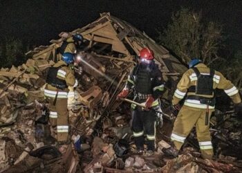 Росія вночі вдарила ракетою-гібридом по будинку в Харкові, є жертви