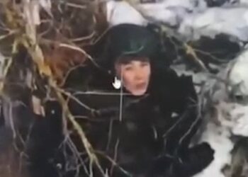 Росіяни спалюють обличчя вбитих на фронті солдатів з КНДР (відео)